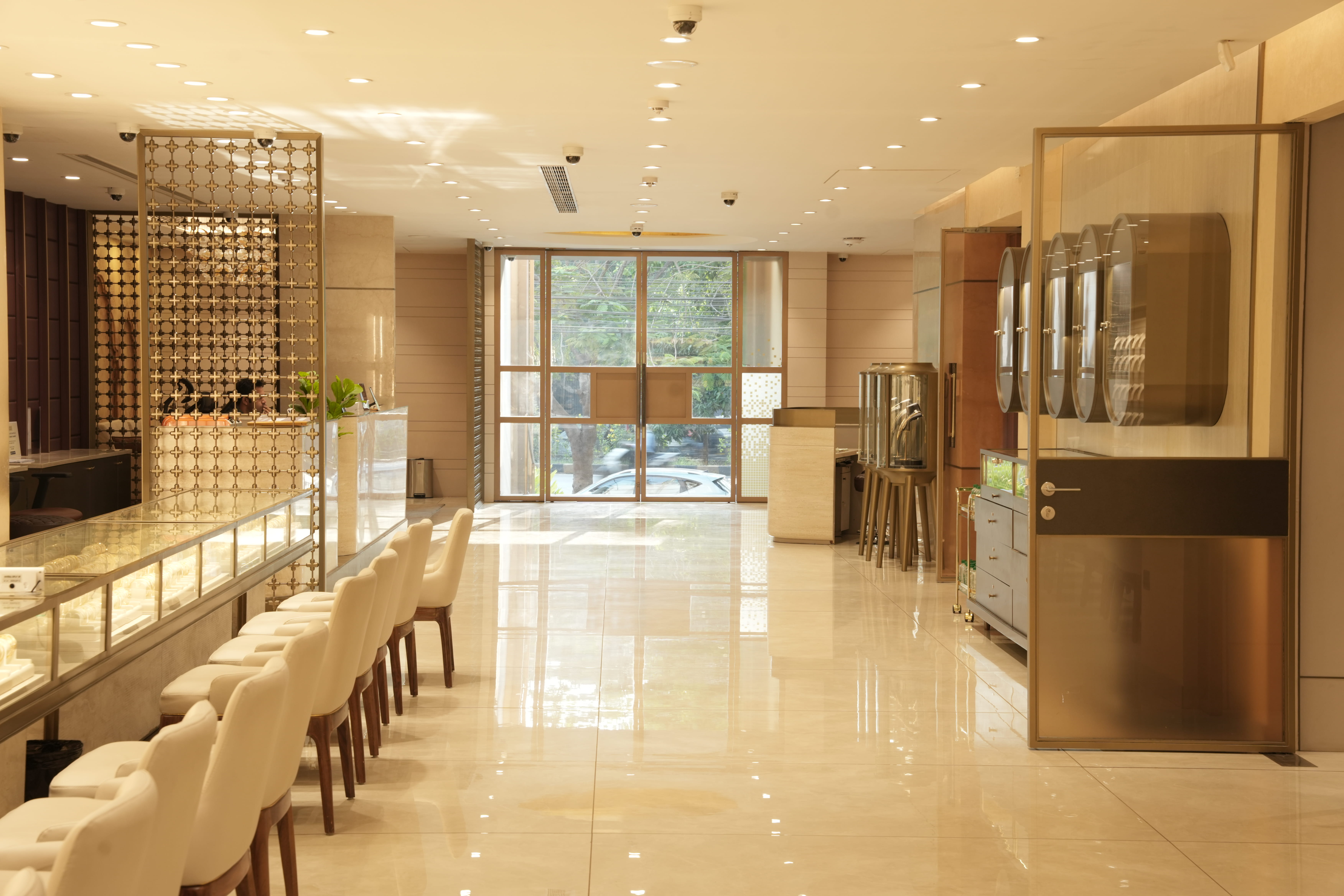 A Day in the Life of a Professional Jewellery Consultant for Brides